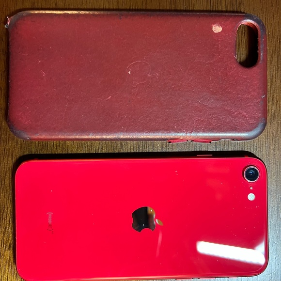 Apple iPhone SE Gen 2 Vibrant Red and with official Apple Case